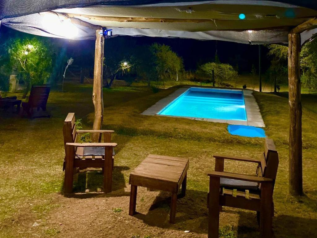El Rincon De Jose Luis - Cabanas Y Restaurante Tanti Bagian luar foto