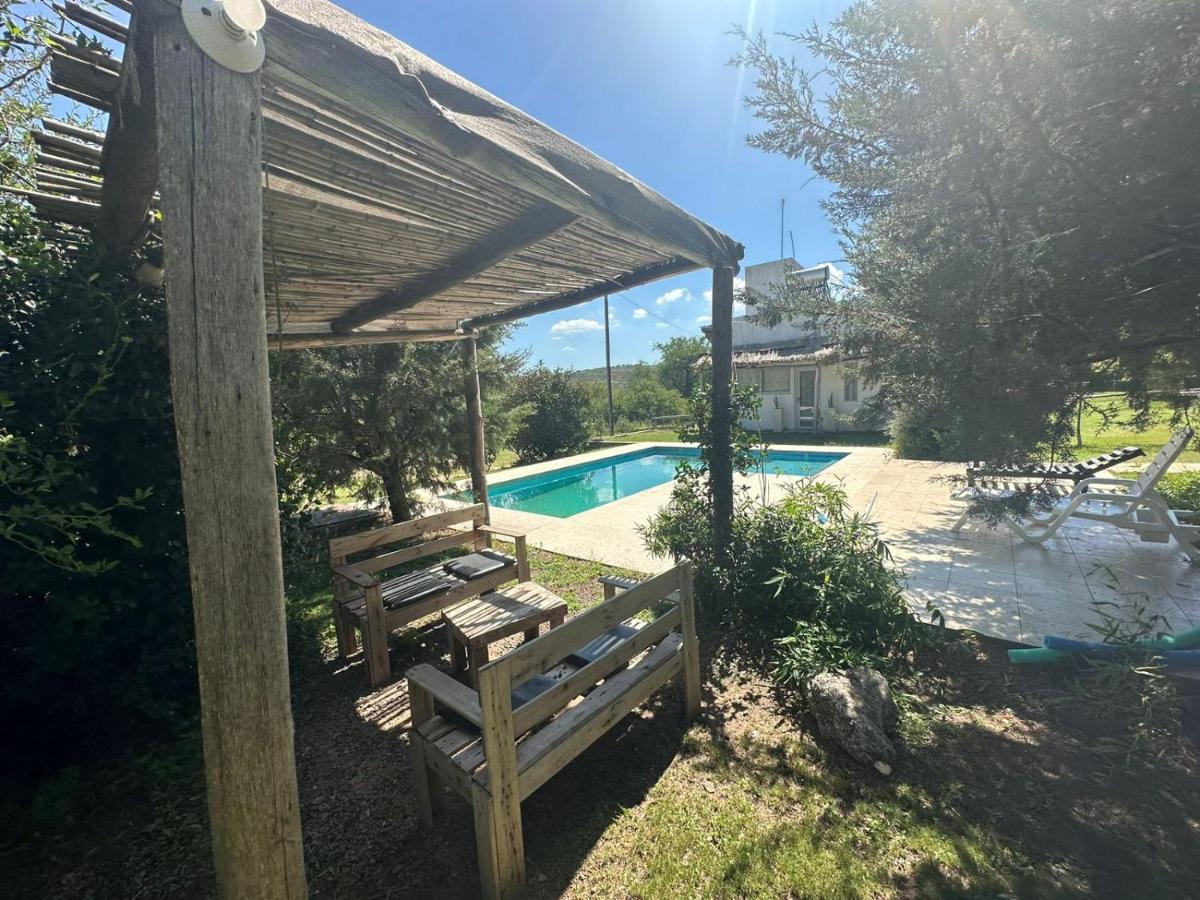 El Rincon De Jose Luis - Cabanas Y Restaurante Tanti Bagian luar foto