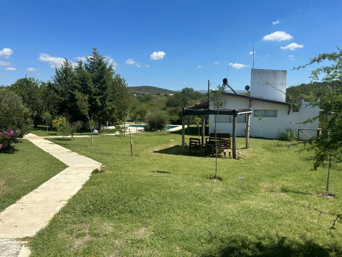 El Rincon De Jose Luis - Cabanas Y Restaurante Tanti Bagian luar foto