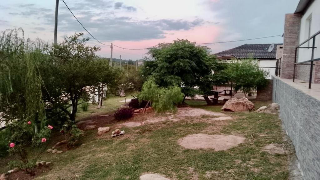 El Rincon De Jose Luis - Cabanas Y Restaurante Tanti Bagian luar foto