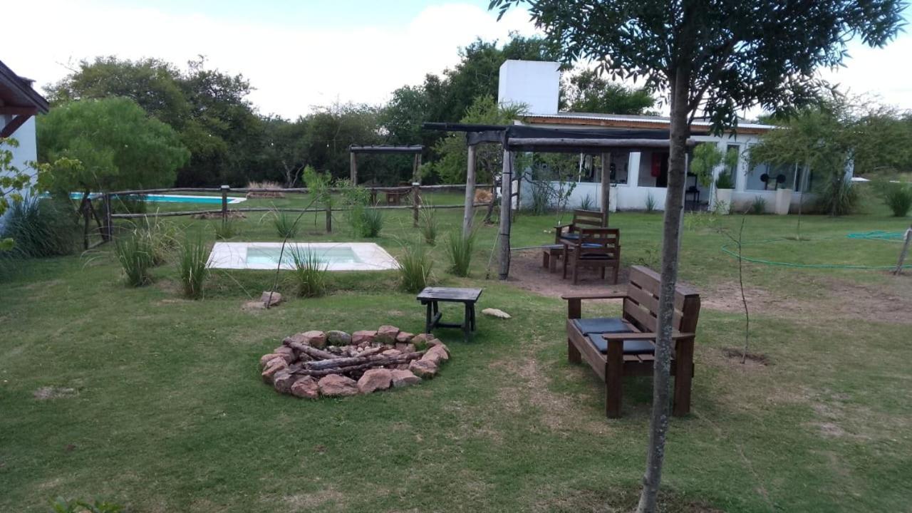 El Rincon De Jose Luis - Cabanas Y Restaurante Tanti Bagian luar foto